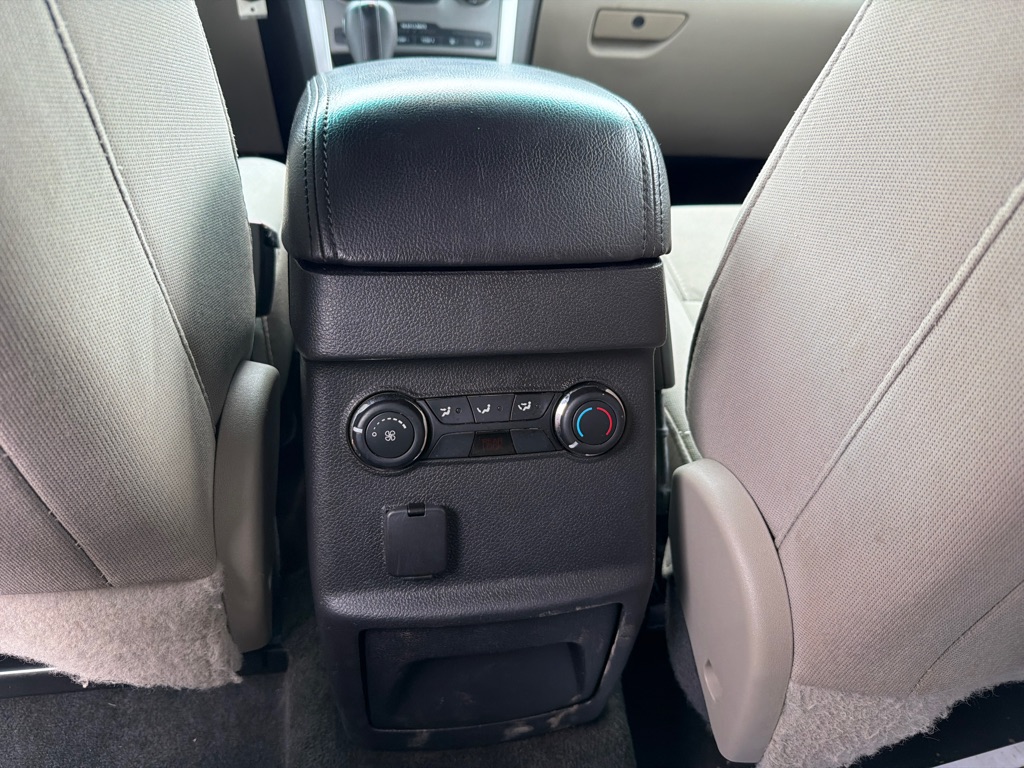 Photo 10 of this FORD EXPLORER