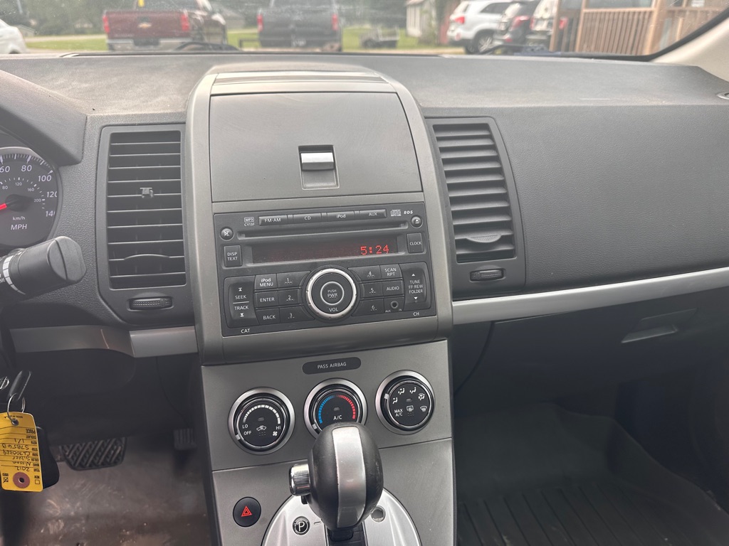 Photo 10 of this NISSAN SENTRA