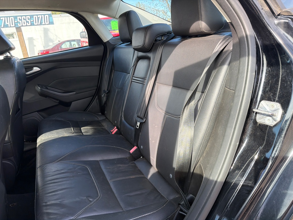 Photo 8 of this FORD FOCUS