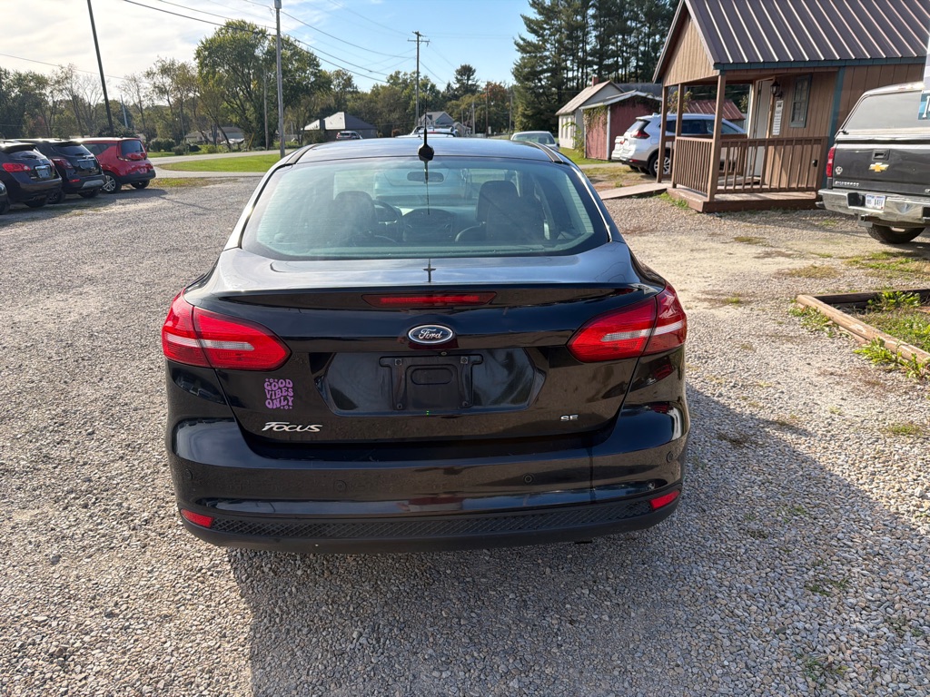 Photo 5 of this FORD FOCUS