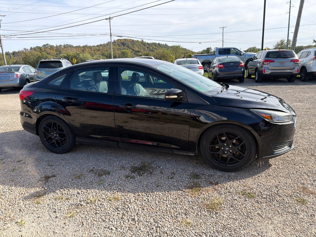 Photo 3 of this FORD FOCUS