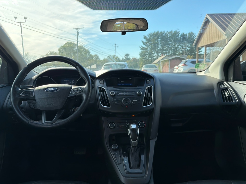 Photo 9 of this FORD FOCUS