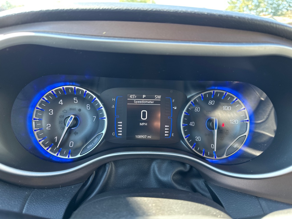 Photo 12 of this CHRYSLER PACIFICA