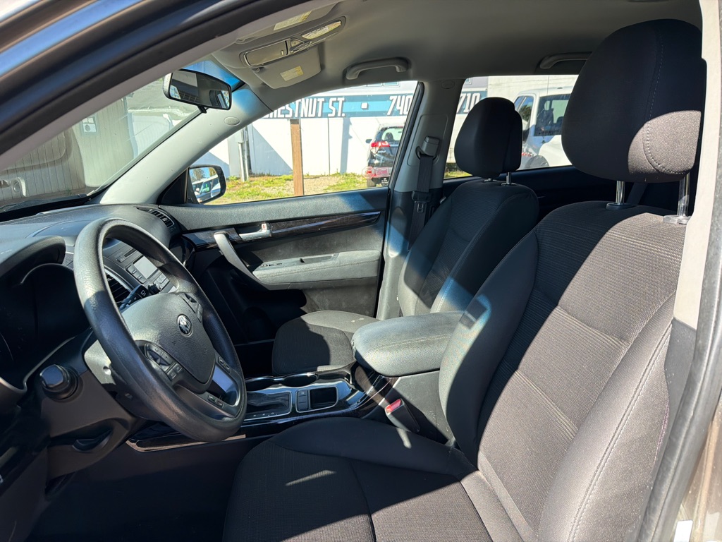 Photo 7 of this KIA SORENTO
