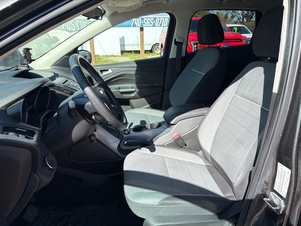Photo 7 of this FORD ESCAPE