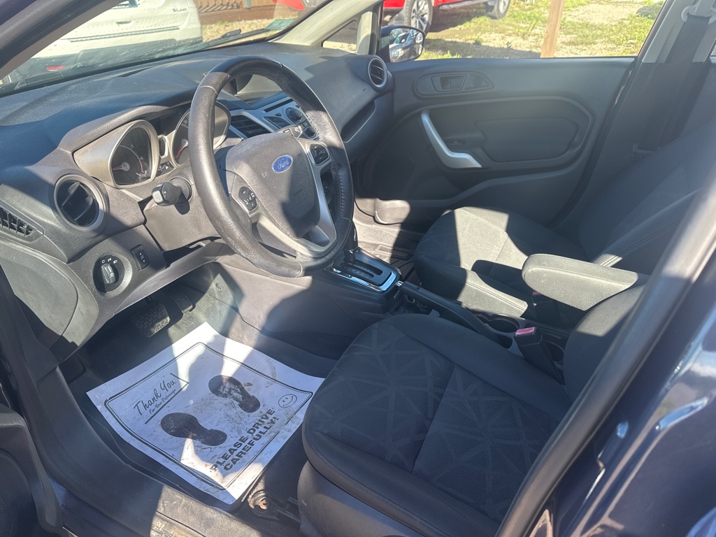Photo 7 of this FORD FIESTA