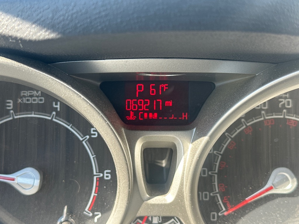 Photo 11 of this FORD FIESTA