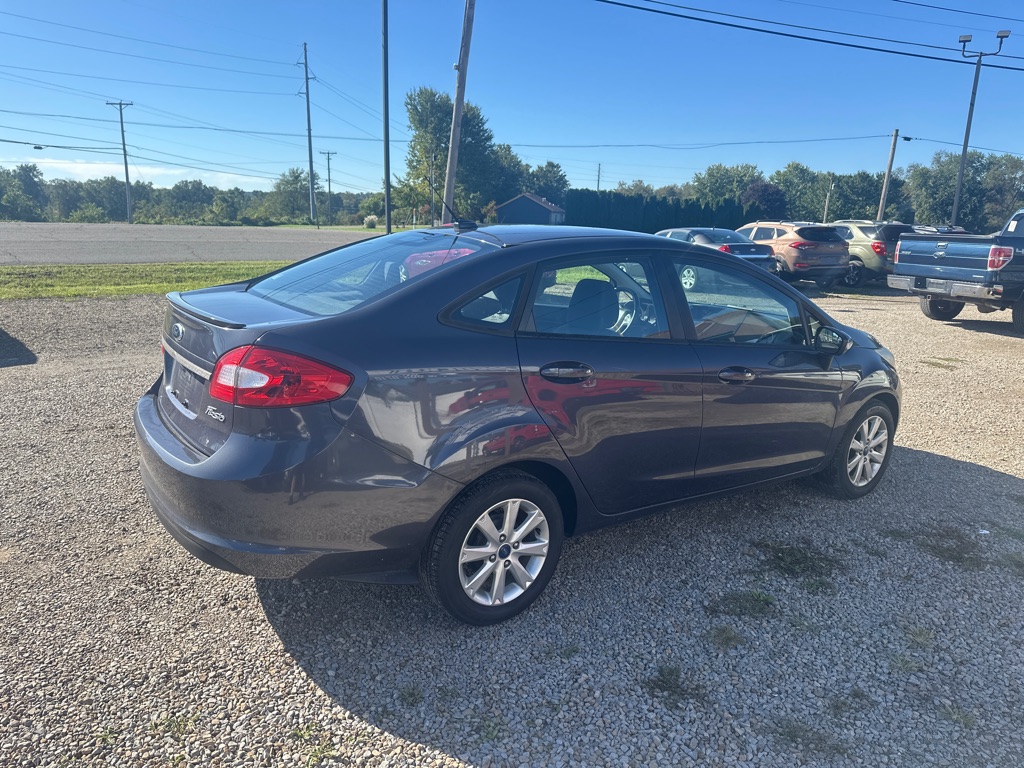 Photo 4 of this FORD FIESTA