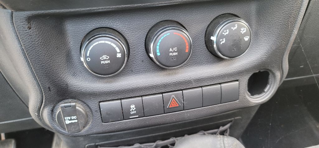 JEEP WRANGLER 2012 JEEP WRANGLER 1C4AJWAGXCL136445
