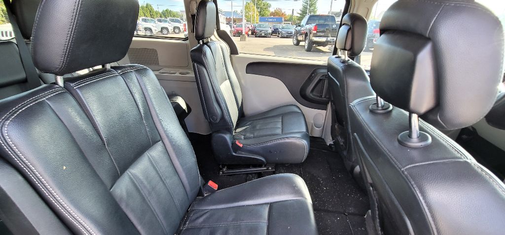 CHRYSLER TOWN & COUNTRY 2013 CHRYSLER TOWN & COUNTRY 2C4RC1BG5DR656253