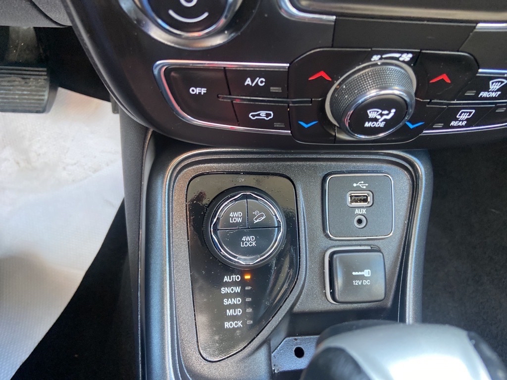 JEEP COMPASS 2018 JEEP COMPASS 3C4NJDDB5JT503064