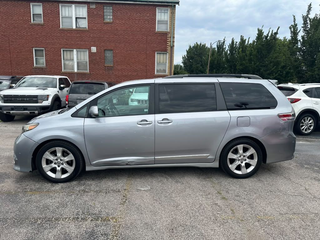 View vehicle photo 5