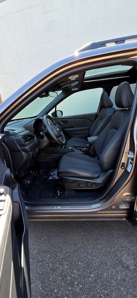 Photo 12 of this SUBARU FORESTER