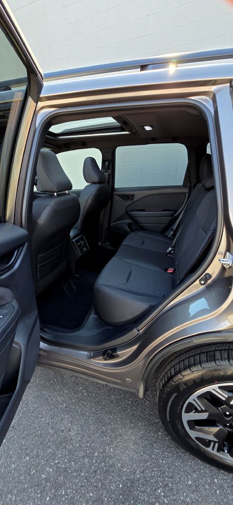 Photo 10 of this SUBARU FORESTER