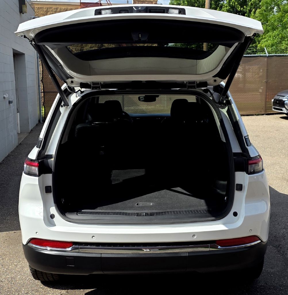 Photo 7 of this JEEP GRAND CHEROKEE