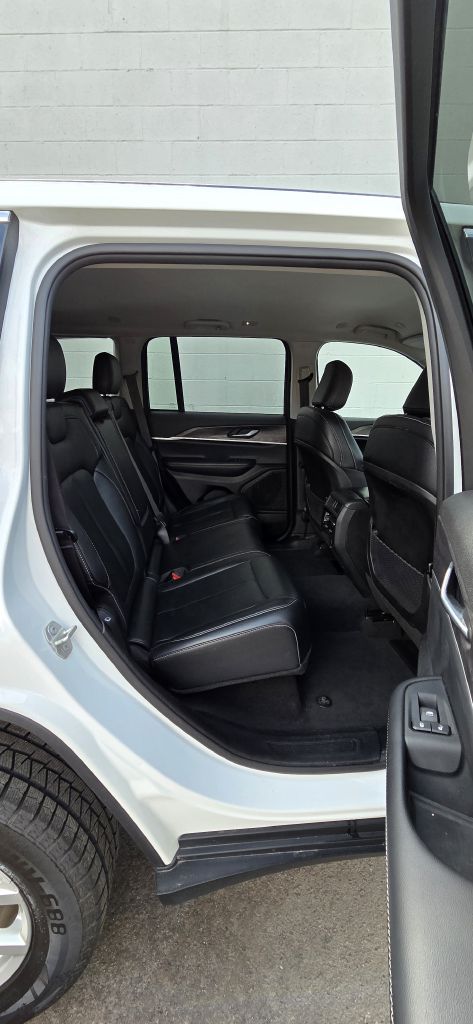 Photo 9 of this JEEP GRAND CHEROKEE