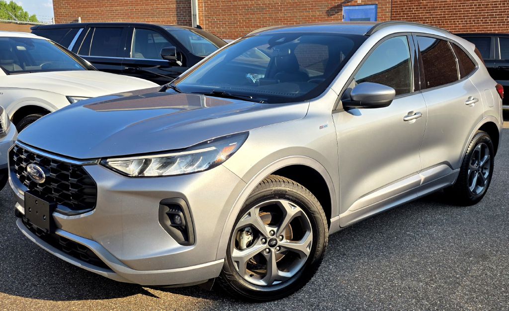 Photo 4 of this FORD ESCAPE