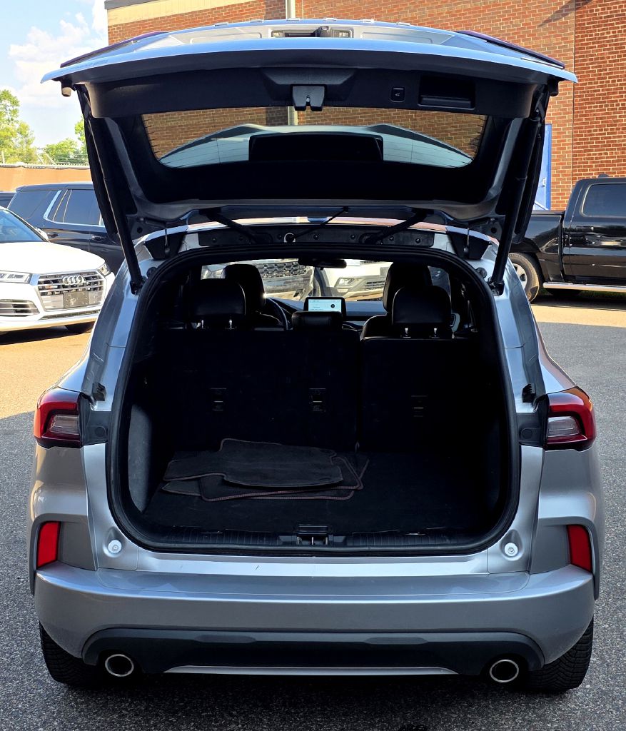 Photo 7 of this FORD ESCAPE