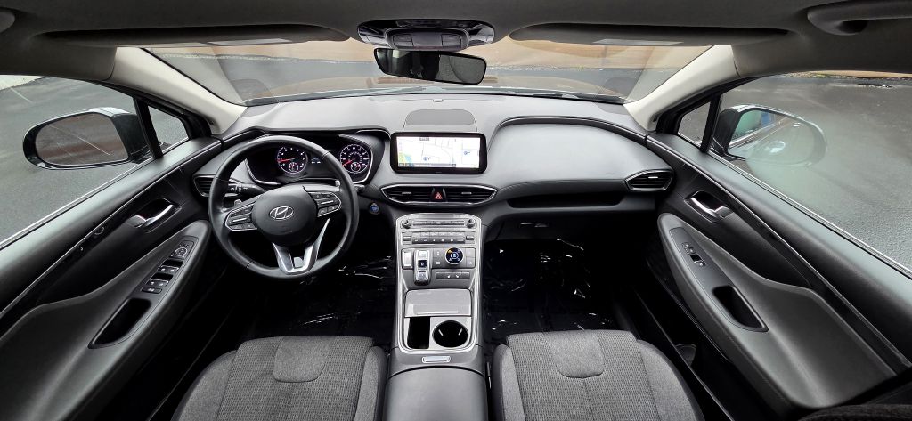 Photo 13 of this HYUNDAI SANTA FE