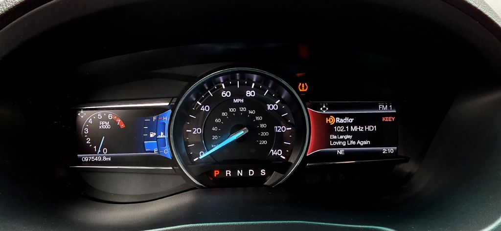 Photo 15 of this FORD EXPLORER