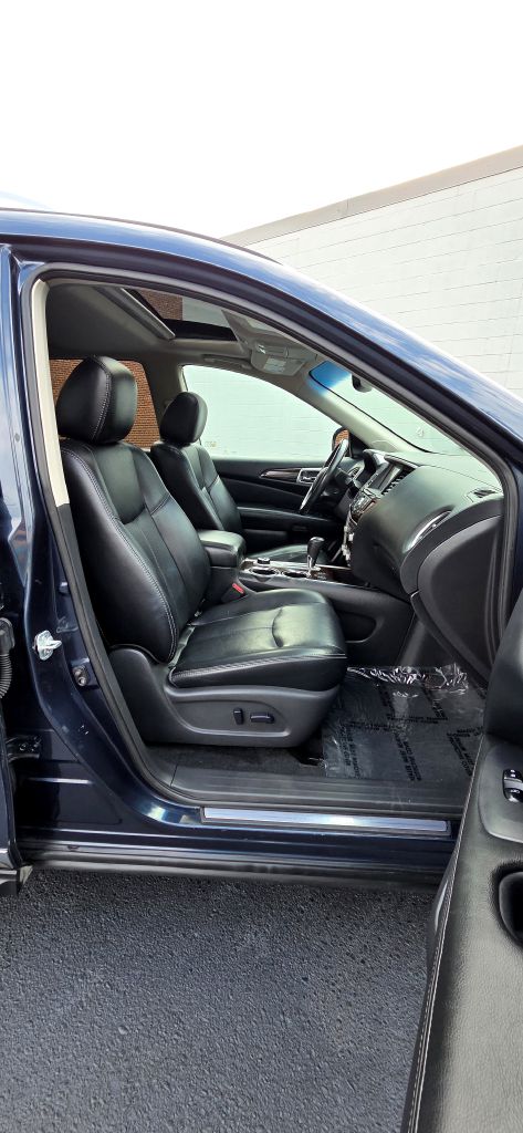 Photo 12 of this NISSAN PATHFINDER