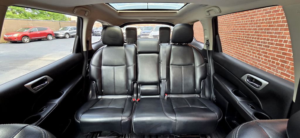 Photo 8 of this NISSAN PATHFINDER