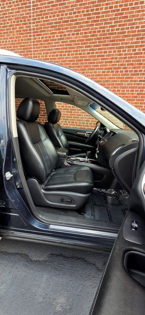 Photo 10 of this NISSAN PATHFINDER