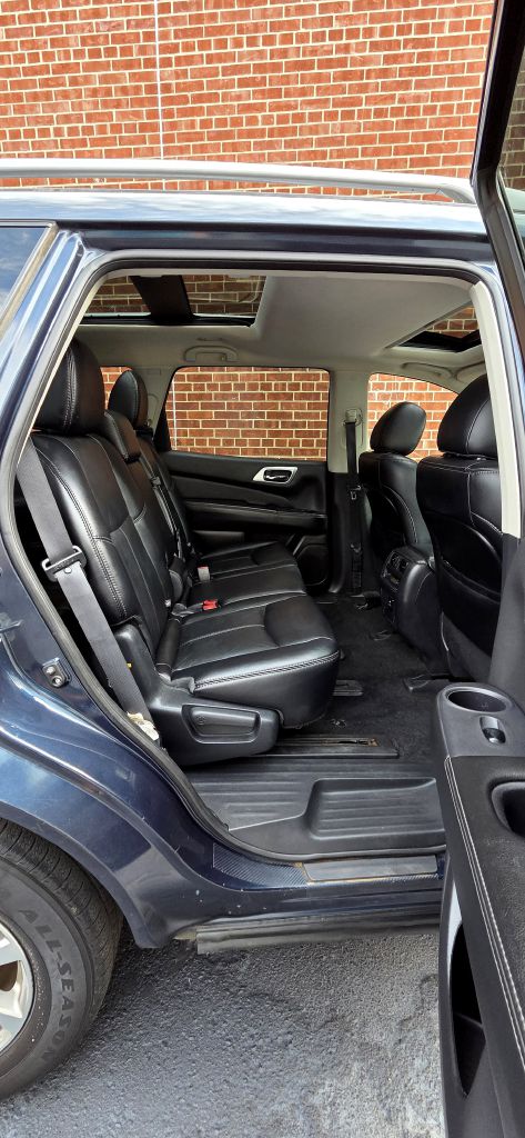 Photo 9 of this NISSAN PATHFINDER