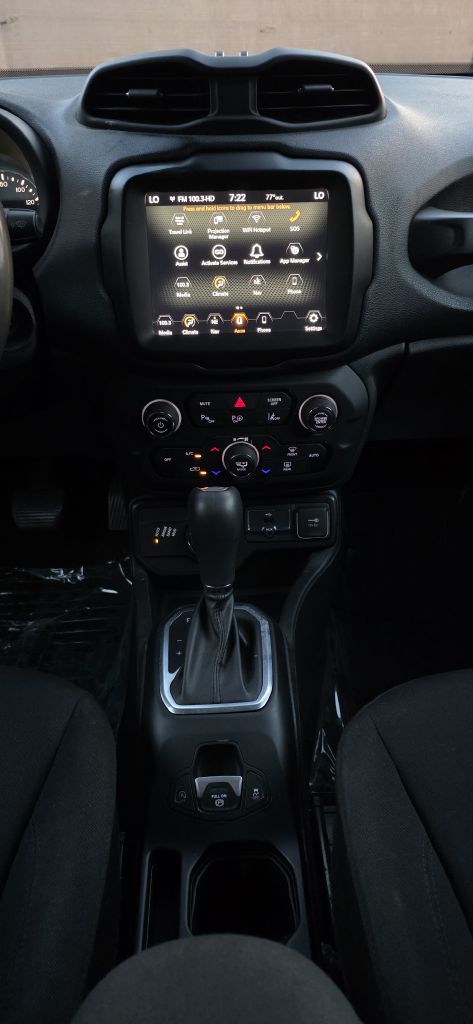 Photo 14 of this JEEP RENEGADE