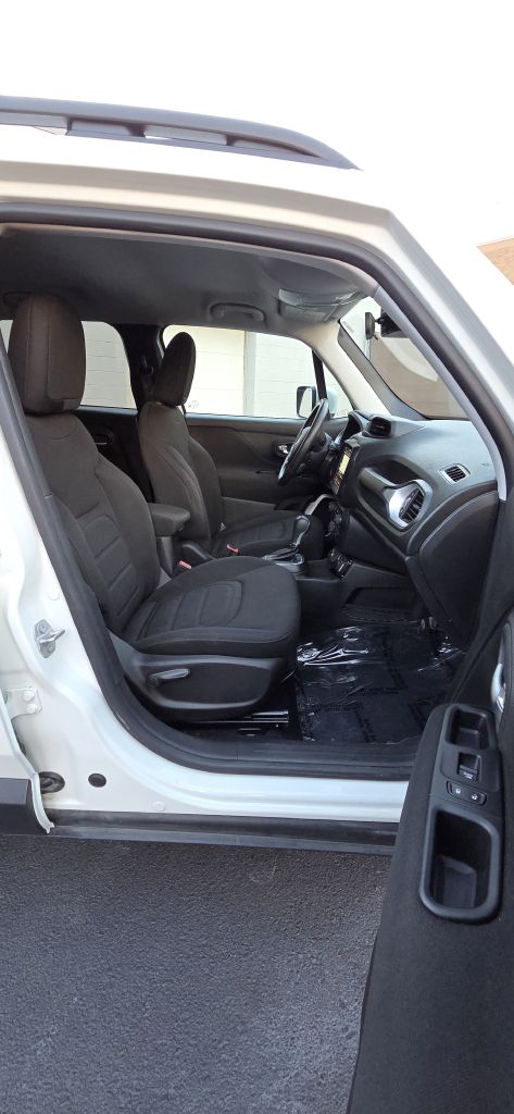 Photo 10 of this JEEP RENEGADE
