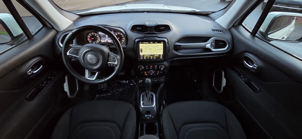 Photo 13 of this JEEP RENEGADE