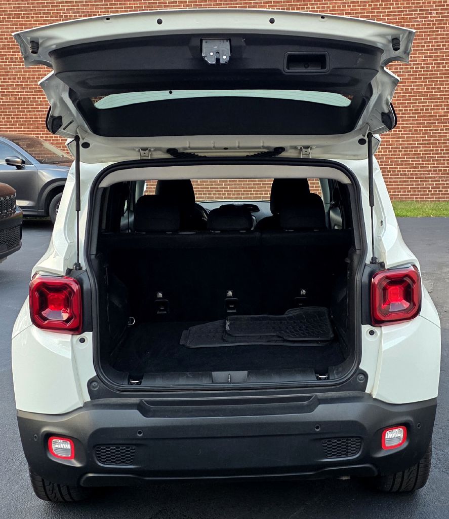 Photo 7 of this JEEP RENEGADE