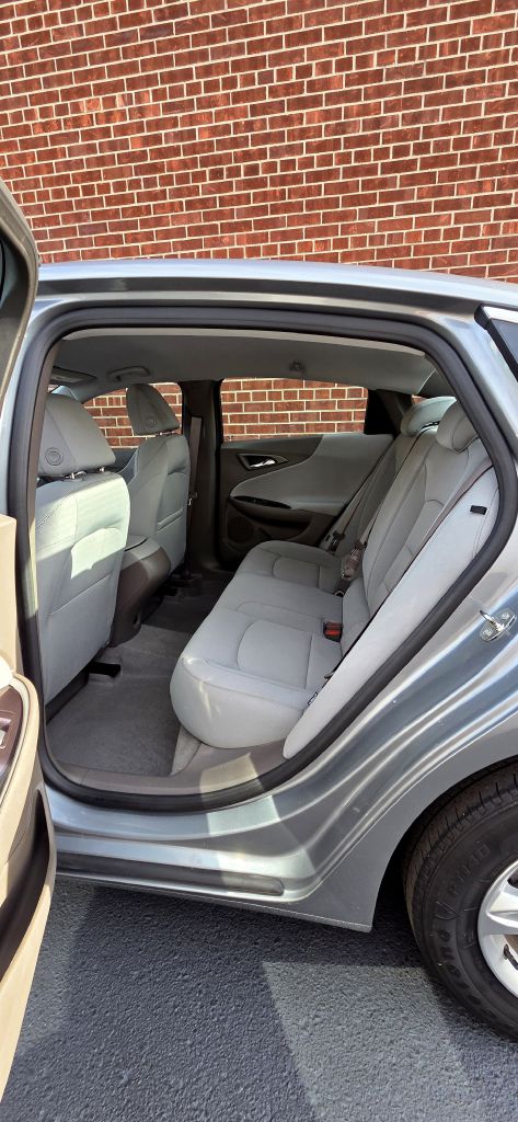 Photo 11 of this CHEVROLET MALIBU