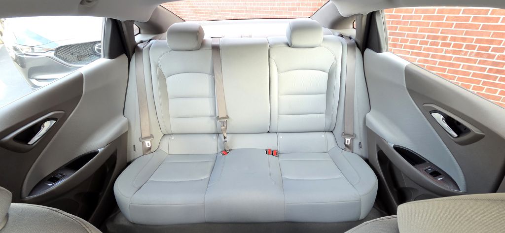 Photo 8 of this CHEVROLET MALIBU