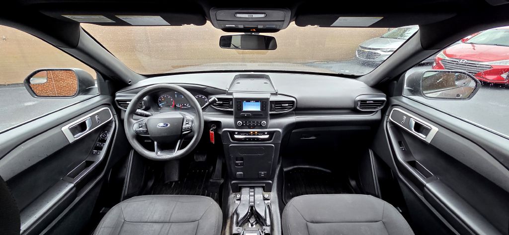 Photo 13 of this FORD EXPLORER