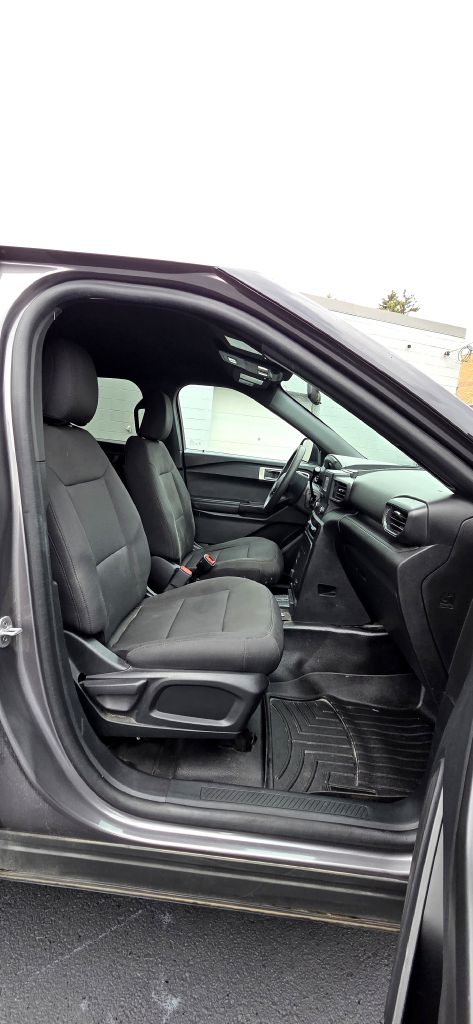 Photo 10 of this FORD EXPLORER