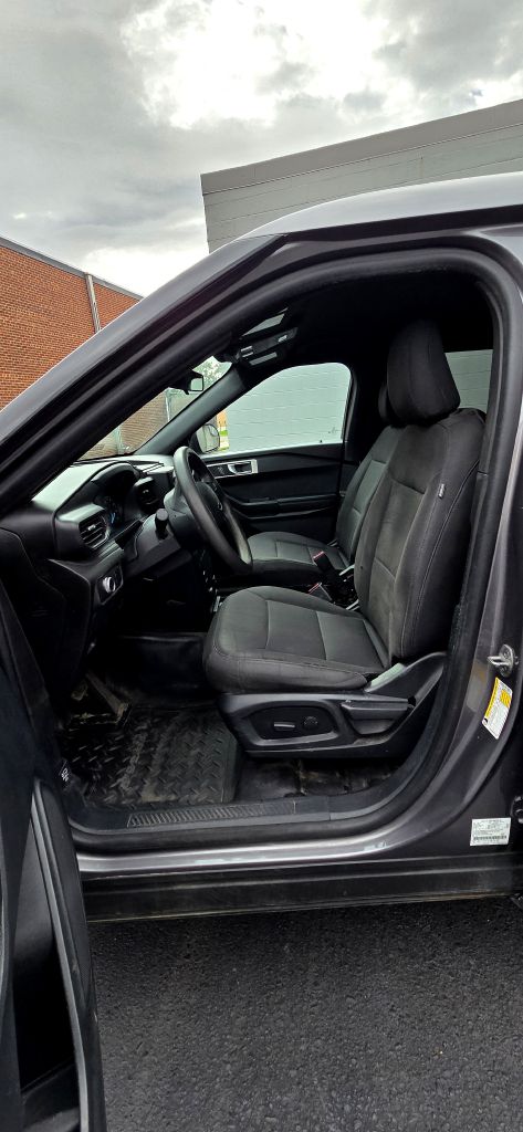 Photo 12 of this FORD EXPLORER