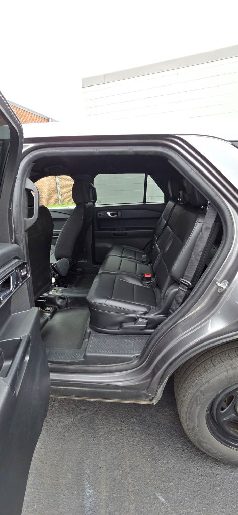 Photo 11 of this FORD EXPLORER