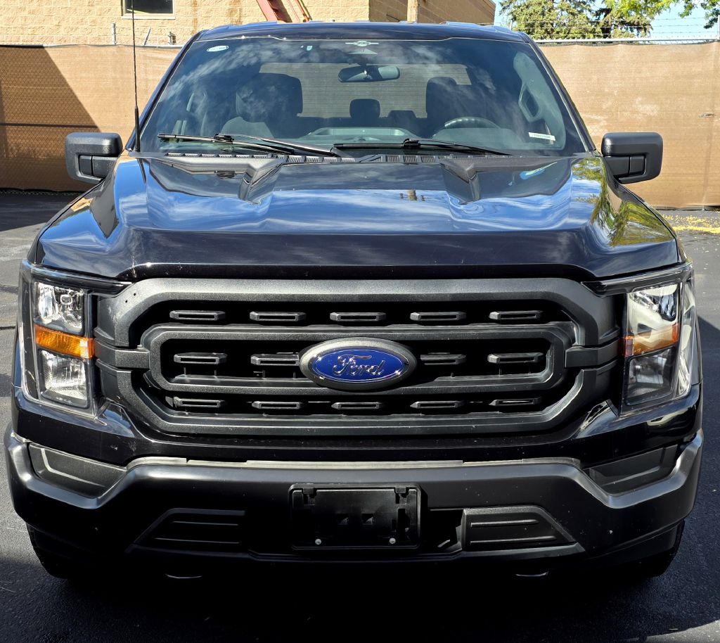 Photo 3 of this FORD F150