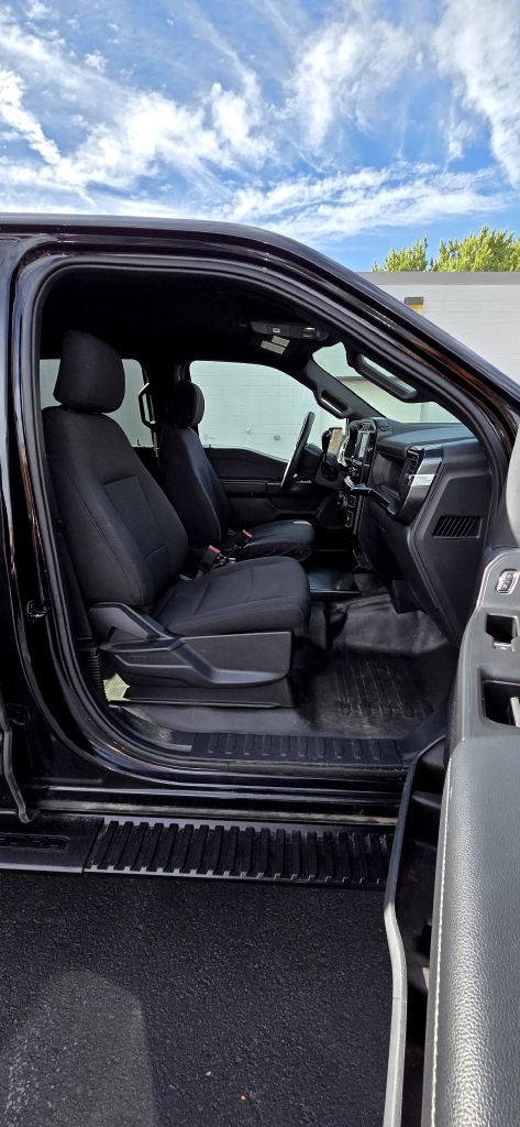Photo 10 of this FORD F150