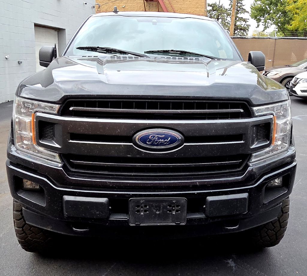 Photo 3 of this FORD F150