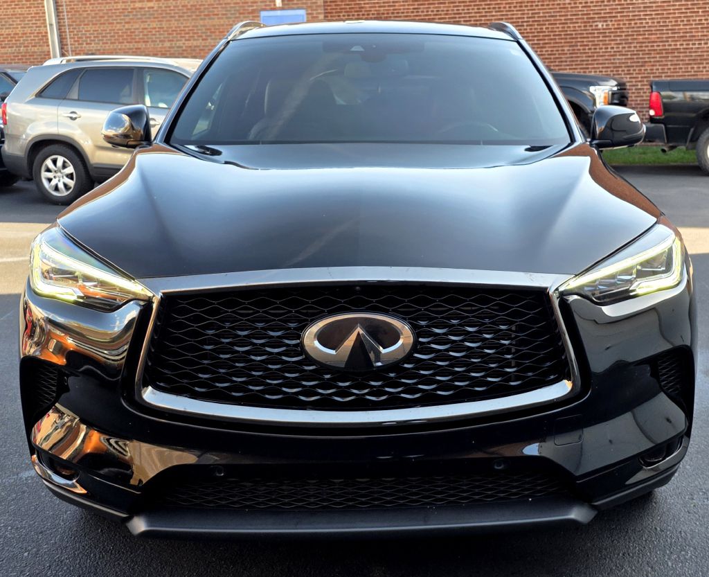 Photo 3 of this INFINITI QX50