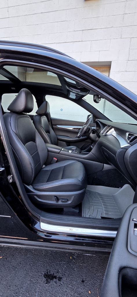 Photo 10 of this INFINITI QX50