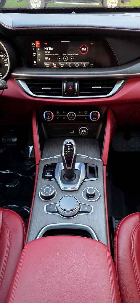 Photo 14 of this ALFA ROMEO STELVIO