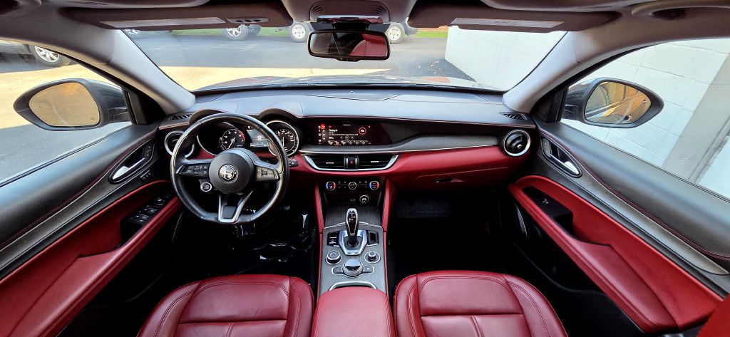 Photo 13 of this ALFA ROMEO STELVIO