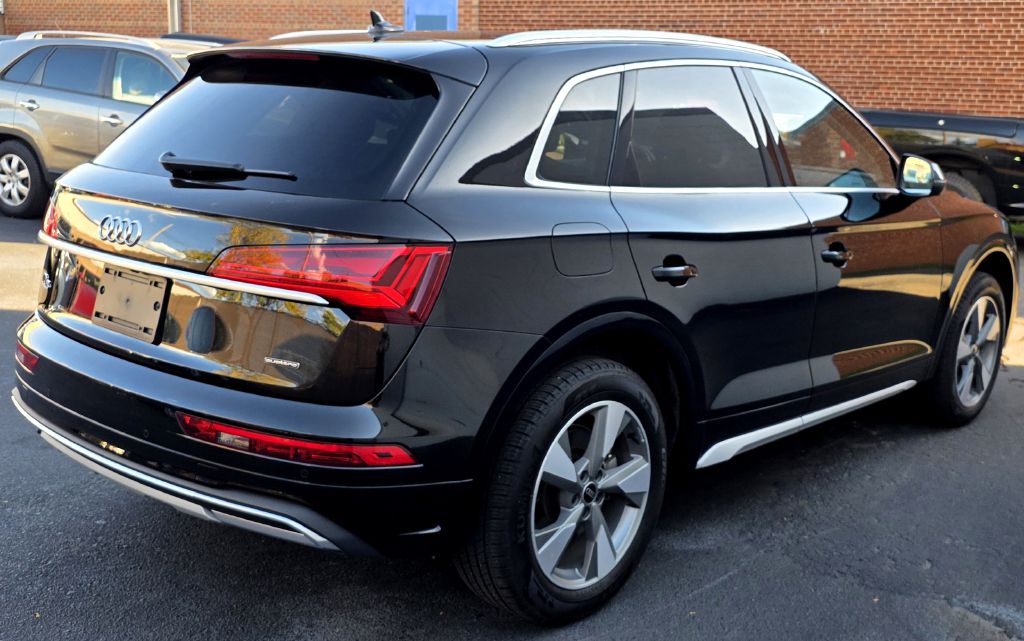 Photo 2 of this AUDI Q5