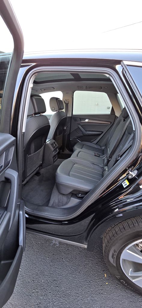 Photo 11 of this AUDI Q5