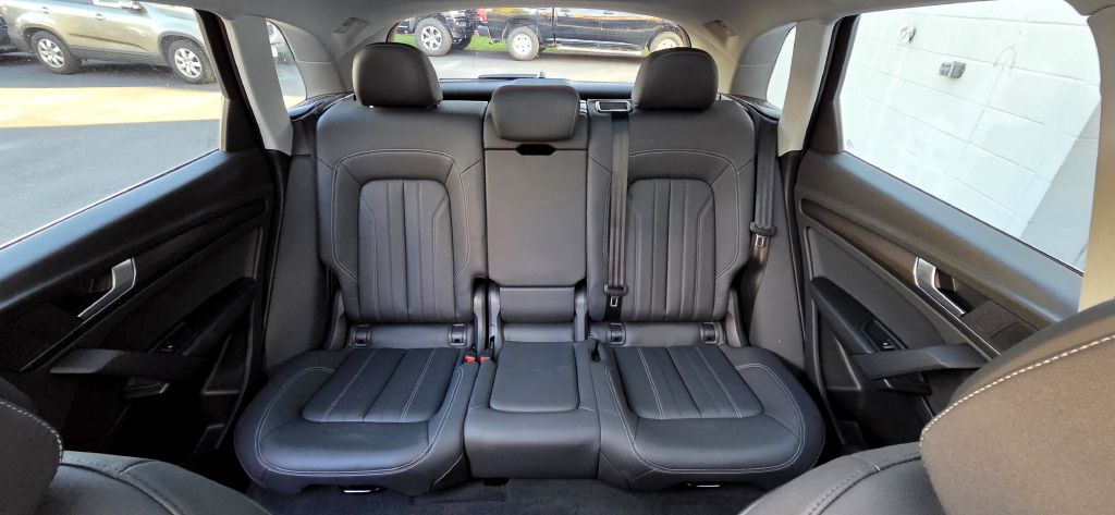 Photo 8 of this AUDI Q5