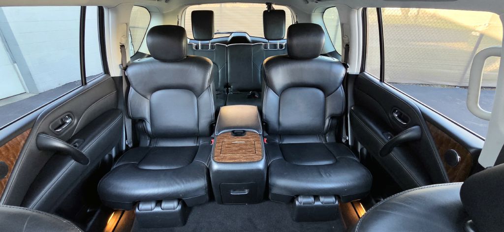 Photo 8 of this INFINITI QX80