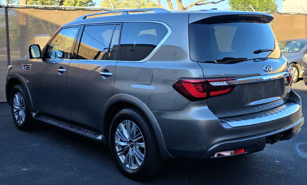 Photo 5 of this INFINITI QX80